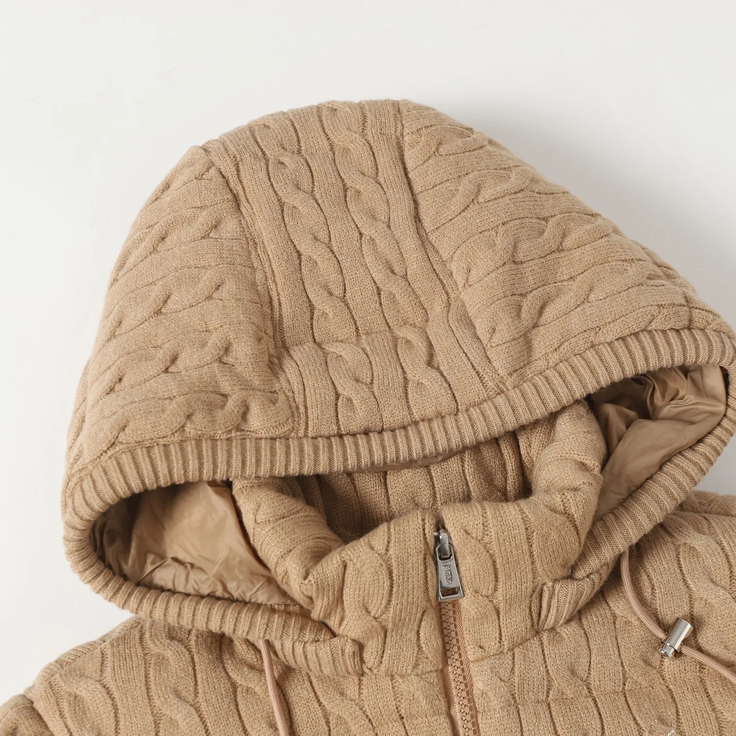 P1000 Women's】Ralph/Ralph Lauren 25ss new hooded down jacket brings warmth within reach. 🧵 Combining classic cable knitting with warm down, it’s a textured choice. Warm winter colors, the answer to classics and style. ❄️ Needless to say, the texture speaks for itself. Rah Lauren cable down jacket defines winter style. Color Black Khaki Size s m L xL